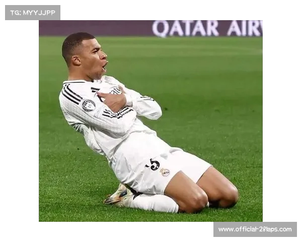 基利安姆巴佩缺席2025年俱乐部世界杯开幕式前训练 引发球迷关注 基利安姆巴佩缺席2025年俱乐部世界杯开幕式前训练 引发球迷关注